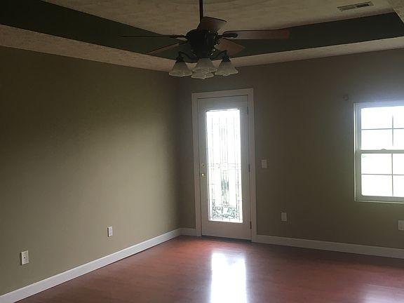 4th image of 90 Nile Ct