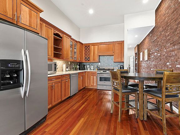 4th image of 104 W 123rd St APT 4