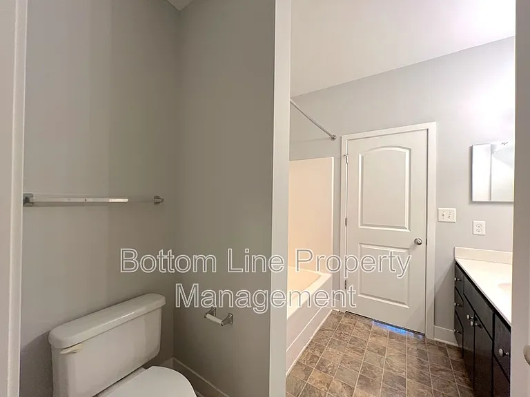 841 Seigle Point Dr — Photo 19