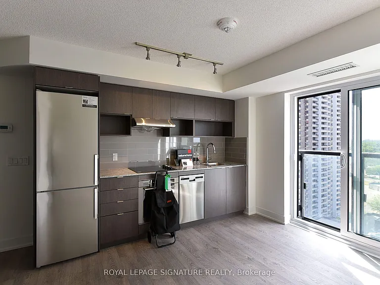 7 Mabelle Ave #1503 — Photo 10
