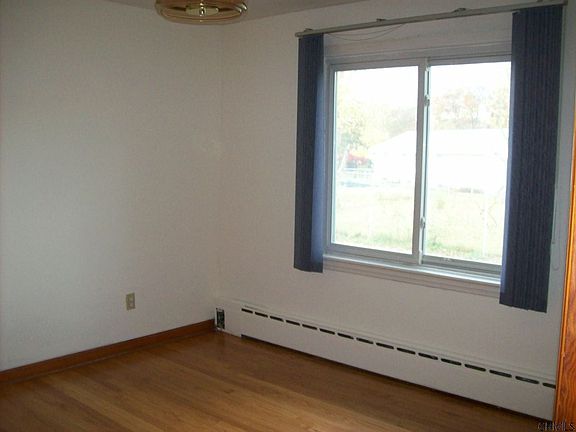 3rd image of 17 Bosher Dr
