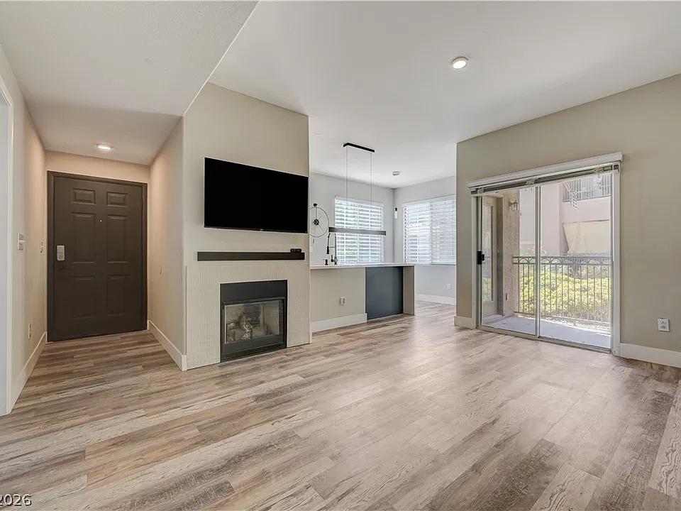 9050 W Warm Springs Rd #1091