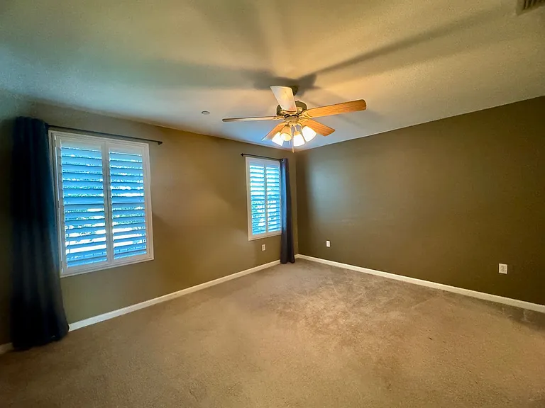 304 Esplanade Cir — Photo 32