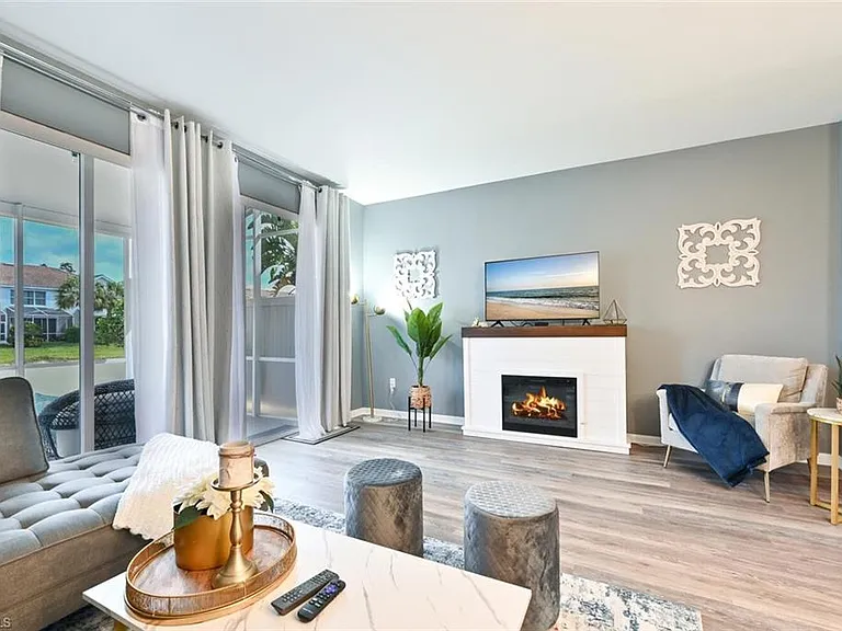 981 Hampton Cir #119 — Photo 4