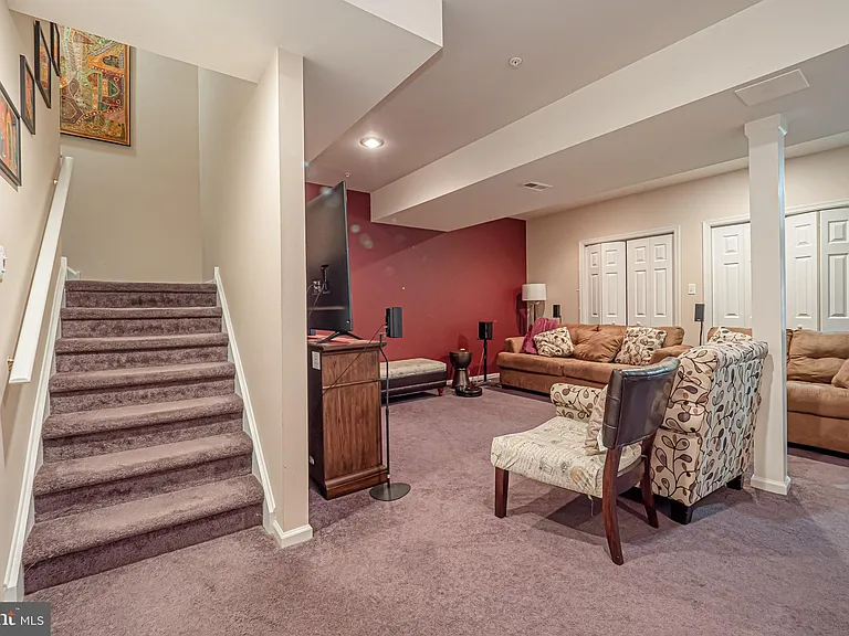 227 Birchwood Dr — Photo 16
