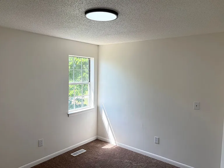 2701 McIntosh Dr — Photo 12