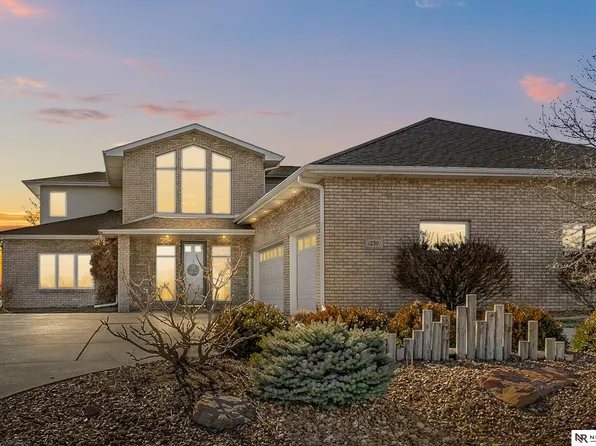 1230 Pelican Bay Pl, Lincoln, NE 68528