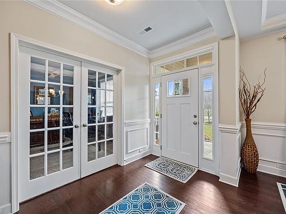 3rd image of 1178 Yorkshire Dr