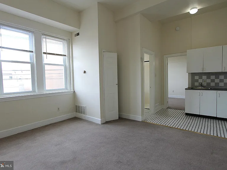 100 E Price St #1G — Photo 1