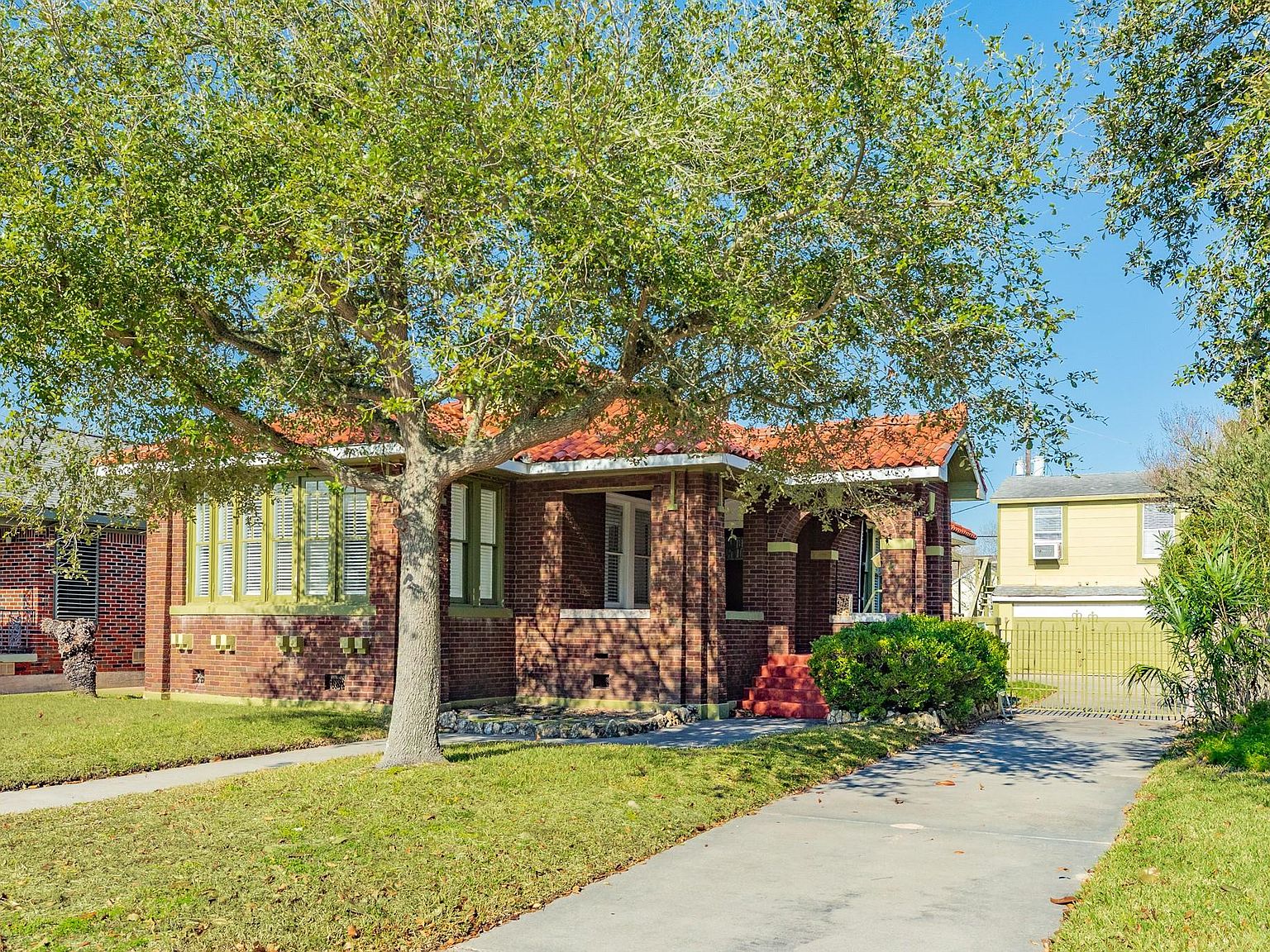 5022 Woodrow Ave, Galveston, TX 77551 | MLS #73043063 | Zillow