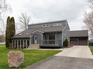 425 Maple Dr, Mapleton, ND 58059