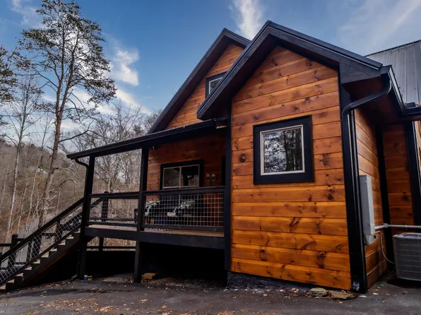 233 Cherokee Path Way, Sevierville, TN 37876
