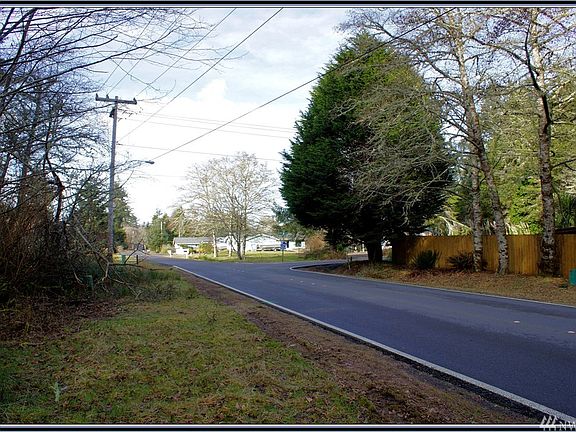 4th image of 913 Catala Ave SE