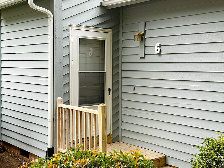 2146 Charles St #6 — Photo 10