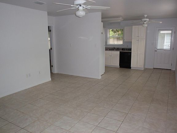 Entry to dining and kitchen area