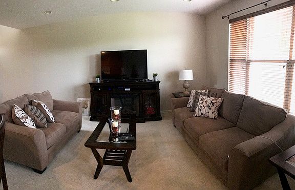 3rd image of 372 Pine Lake Cir