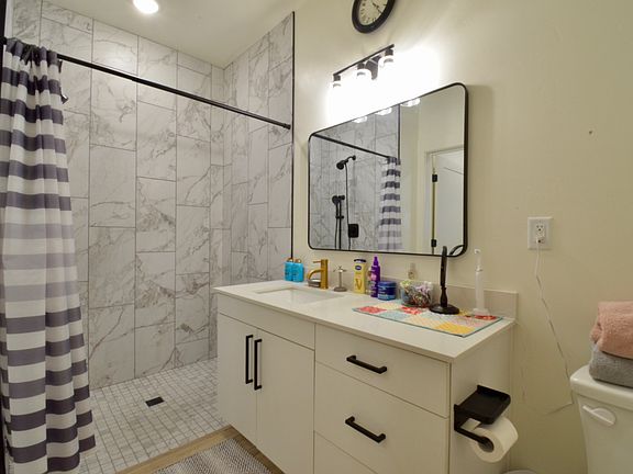 5th image of 311 E Lorene St #7