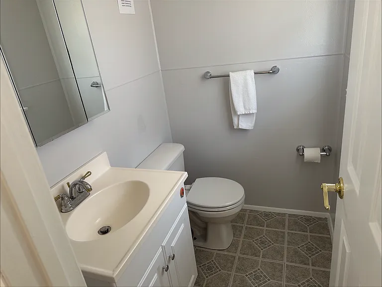 705 Bayberry Rd — Photo 6