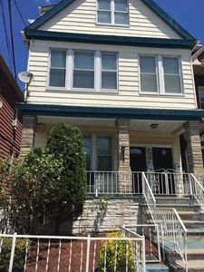 32 Danforth Ave, Jersey City, NJ, 07305