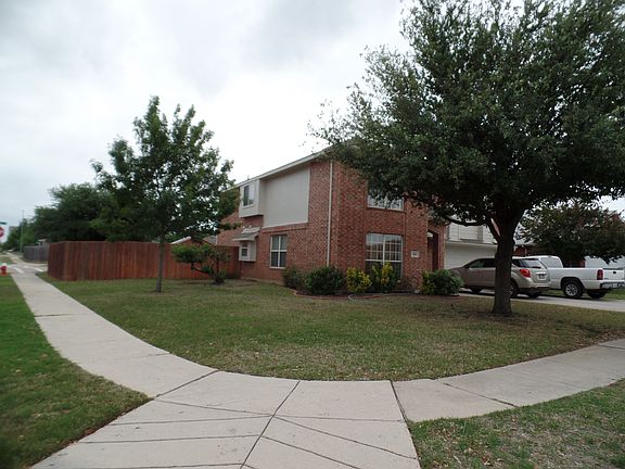 3rd image of 900 Peacock Dr