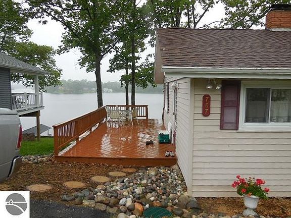 4th image of 787 N Lakeview Dr