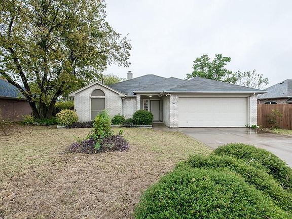 2nd image of 563 Sandgate Dr