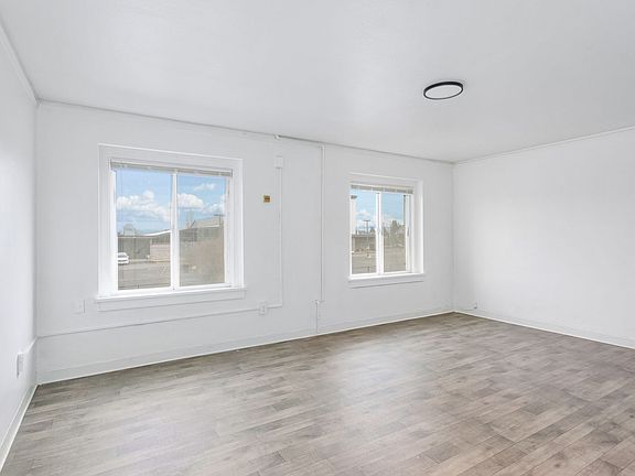 3rd image of 3502 McKinley Ave