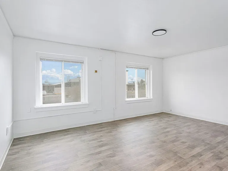 3502 McKinley Ave — Photo 3
