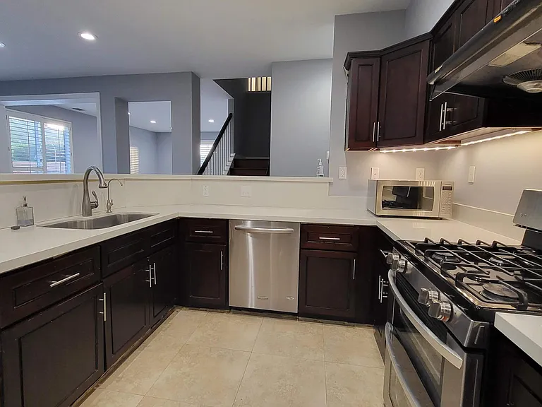 8 Tyler Pl — Photo 10