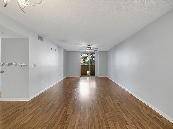 4th image of 520 SE 5th Ave APT 3305