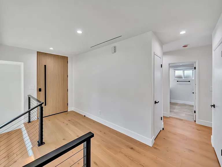 23635 Marylee St — Photo 14