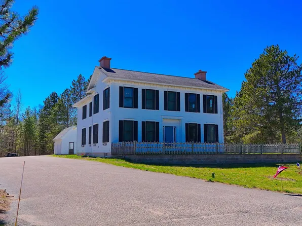 152 Brewer Dr, Marquette, MI 49855