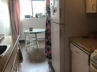 1122 McKenzie St #101, Victoria, BC V8V2W2