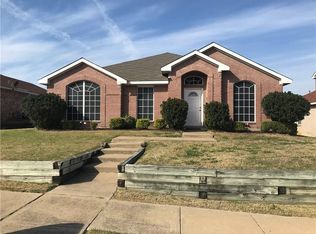 2405 Redfield Dr, Mesquite, TX 75181