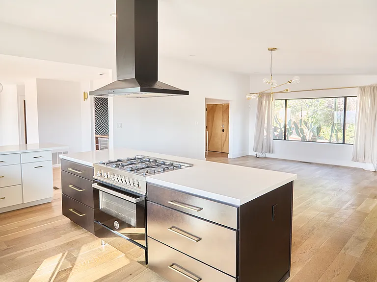 1133 Berkeley Dr — Photo 6