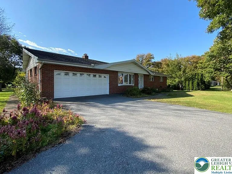 510 Zucksville Rd — Photo 1