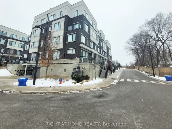300 Alex Gardner Cir Unit 47, Aurora, ON L4G 3G5
