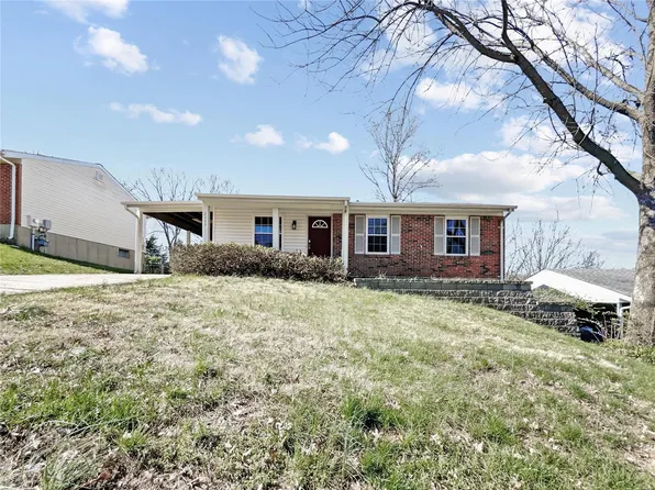 2289 Water Tower Rd, High Ridge, MO 63049