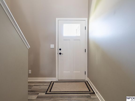 3rd image of 2600 W B St
