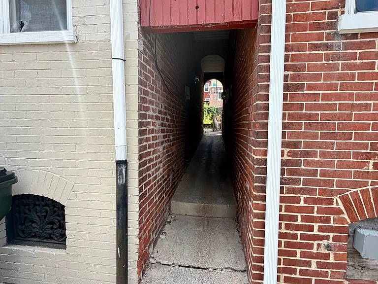 411 Saint Joseph St — Photo 15