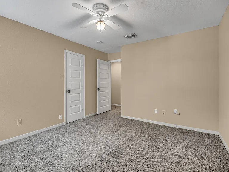 1659 W Sam Houston Pkwy S — Photo 31