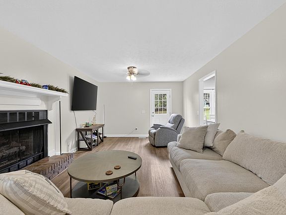 5th image of 1504 Brierwood Pl SW