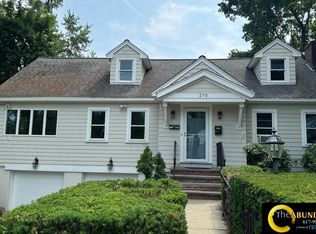 270 Cross St #270, Winchester, MA 01890