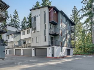 23115 NE 8th St UNIT 2, Sammamish, WA 98074