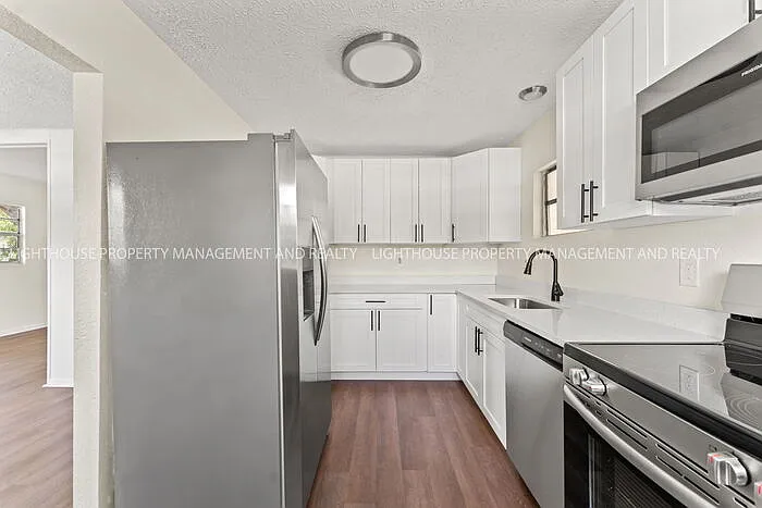 94 Lewis St — Photo 7