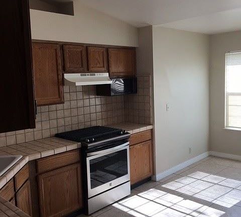4th image of 2260 Fernwood Dr