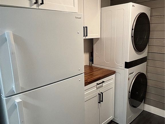 3rd image of 216 Moore Rd APT 3J