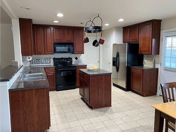 3rd image of 2103 Ripple Bend Ln