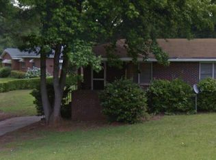 8227 Lakeview Dr, Covington, GA