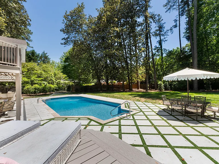 4470 Chatworth Ct NE — Photo 63